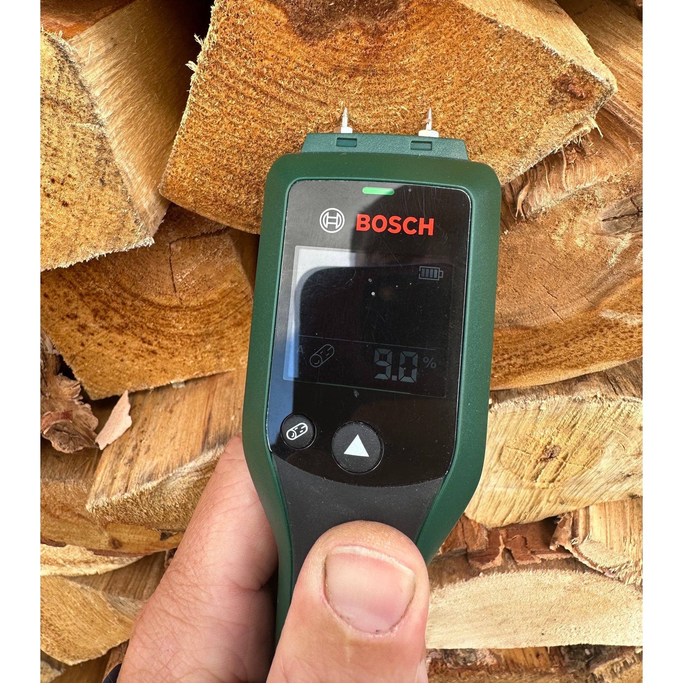 Koivuklapia, 1,8 kuutiota, pinottuna. Kuivattu koivuklapia - Ilmainen kotiinkuljetus koko Ruotsissa